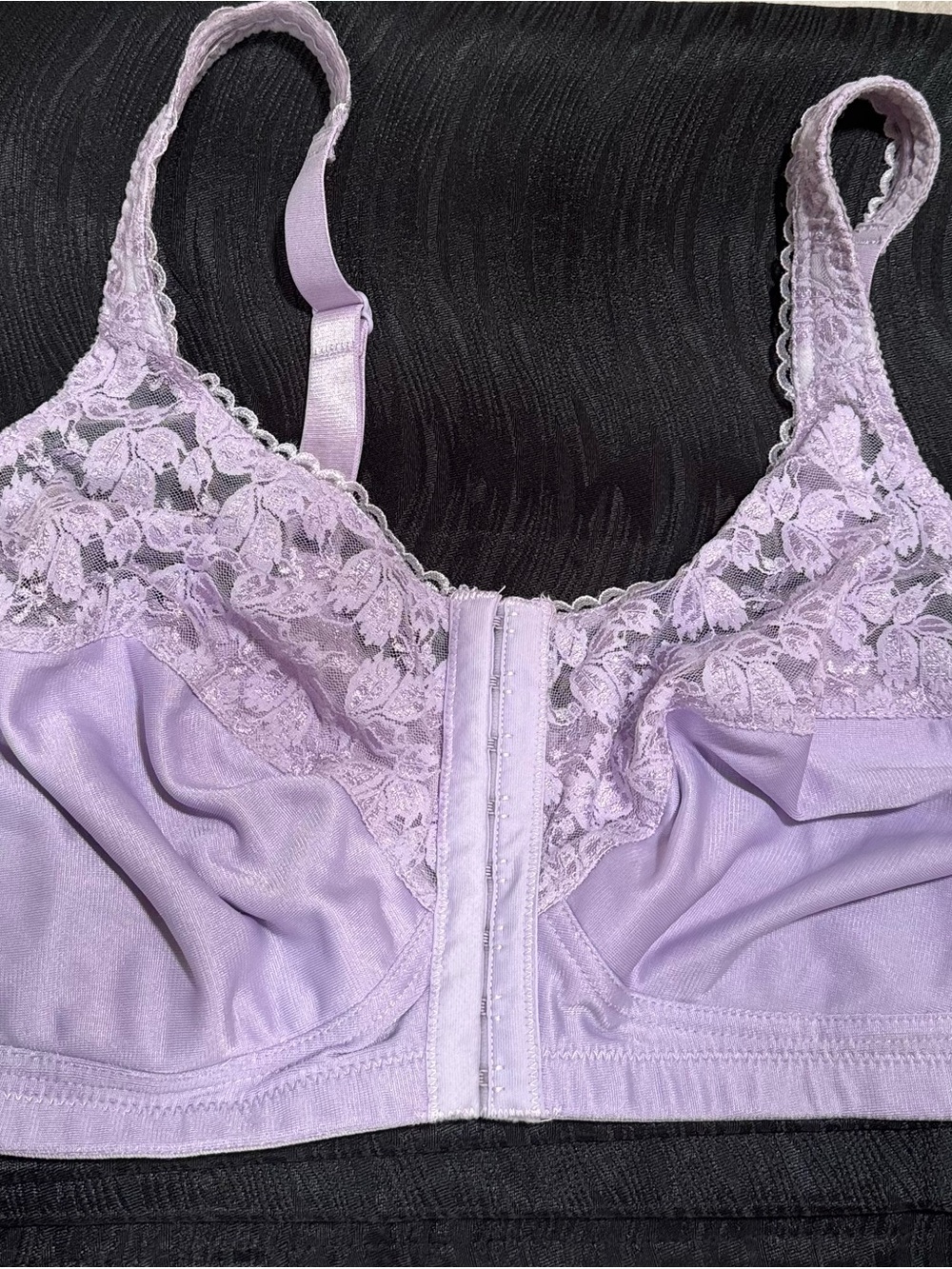 Lavender Lace Front-Close Soft Cup Bralette Sz 44D